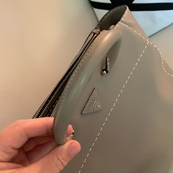 SOLDā¼ļøAuthentic Prada Handbag with shoulder strap - Picture 12 of 15
